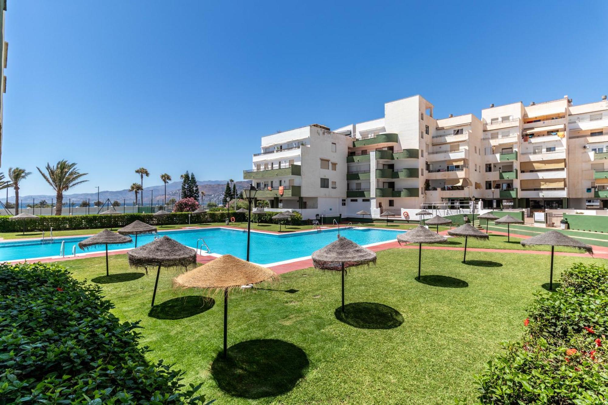 Rentitspain Moderno Apartamento Calaverde Frente Al Mar Salobreña Екстериор снимка